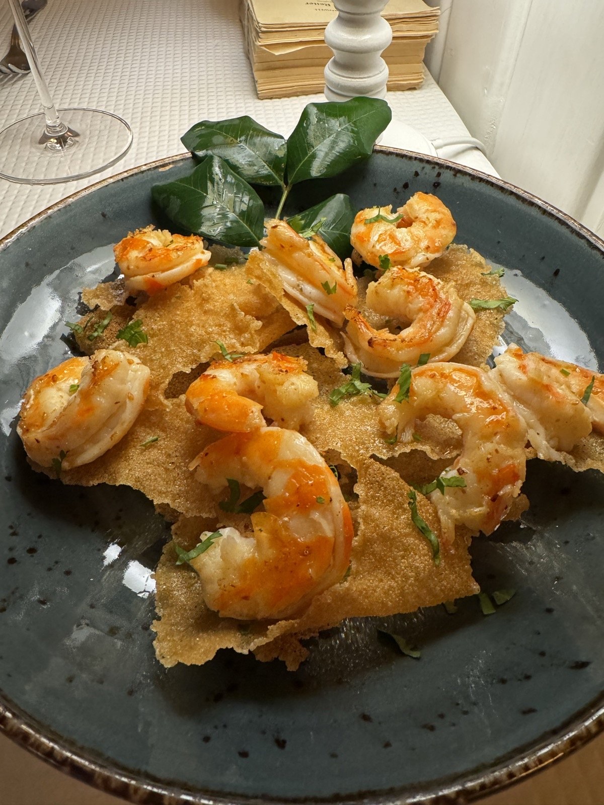 Crisp fried prawns with herbs